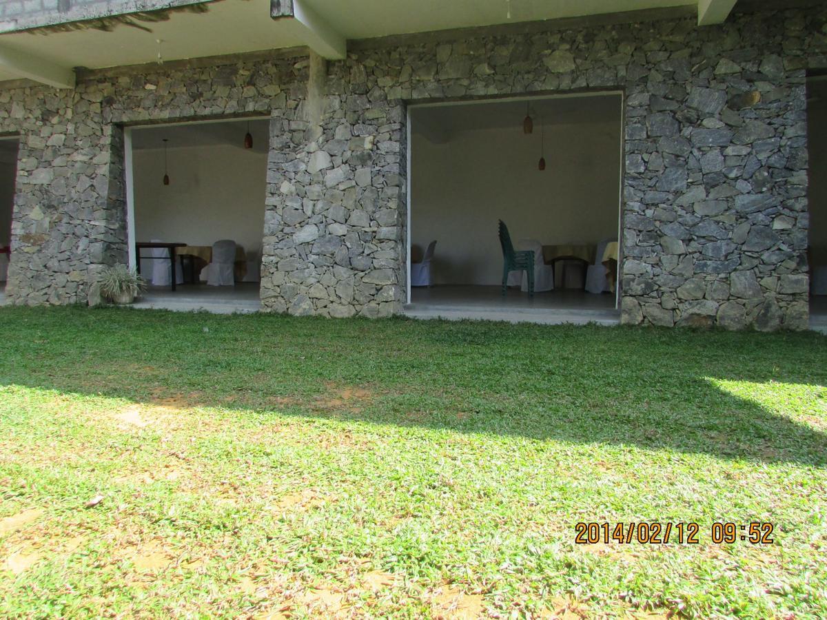The Breeze Hotel Elpitiya  Exterior photo