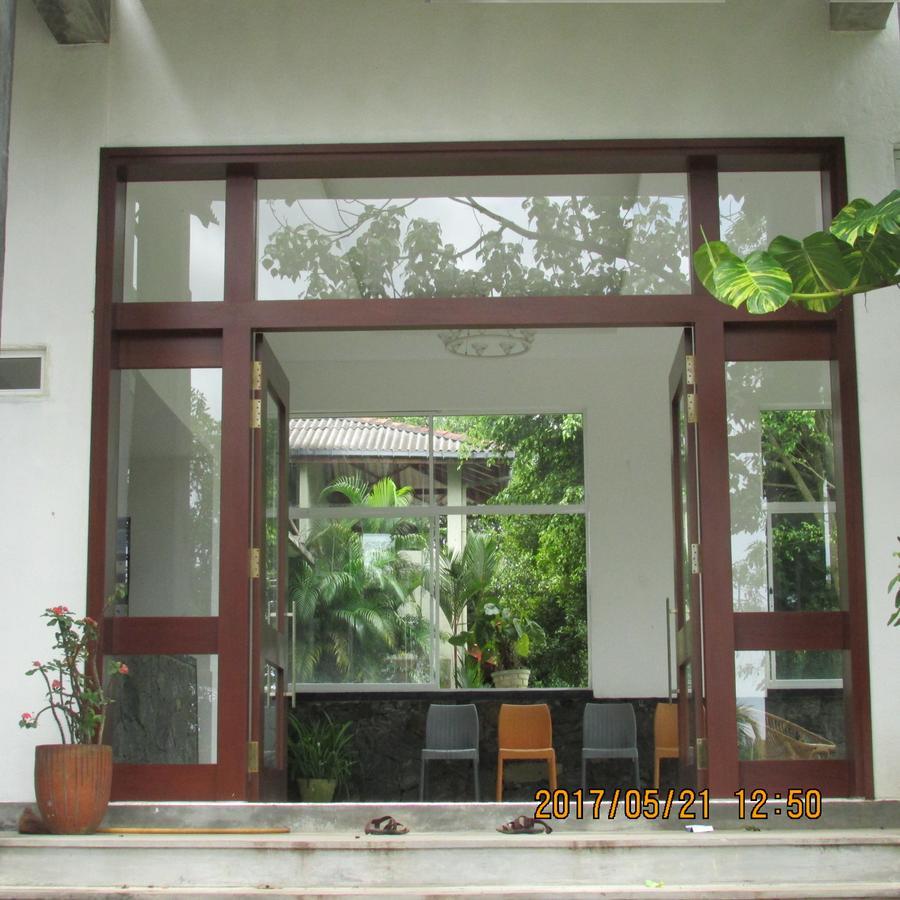 The Breeze Hotel Elpitiya  Exterior photo