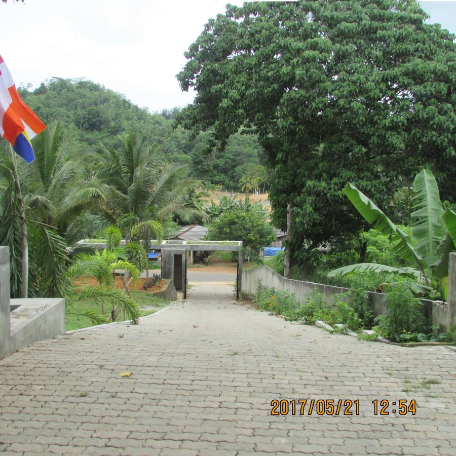 The Breeze Hotel Elpitiya  Exterior photo