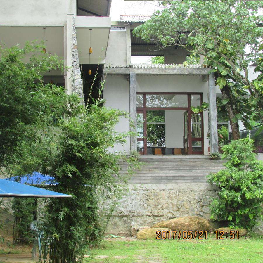 The Breeze Hotel Elpitiya  Exterior photo